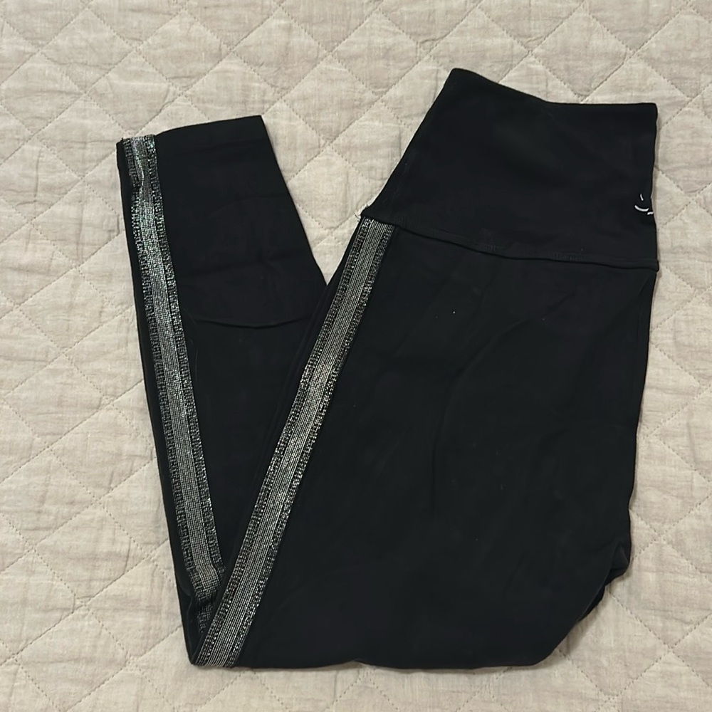 Women’s Black Leggings with Metallic Side Stripe - Beyond Yoga